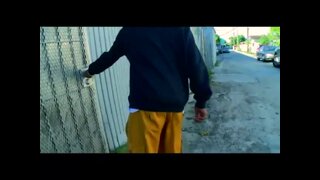 Amateur gay guy gets his cock sucked in public in interracial gay sex