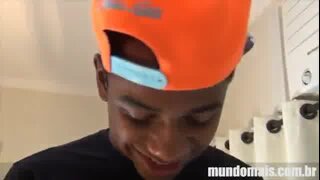 Huge Twink Cock Gets Serviced