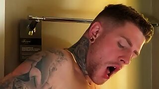 cade maddox fucks danny gunn