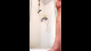Lutro in the shower