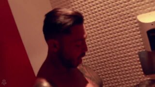Men's Room 3 Way