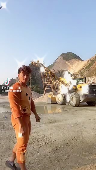 Vietnam gay body