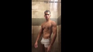 Uriel Márquez shower bulge!!!!
