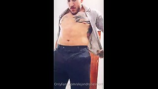 Alexbelmont96 gets serviced (XXXL Cock)