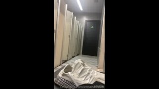 locker room handy
