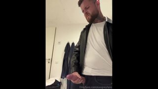Hung Emil jerks