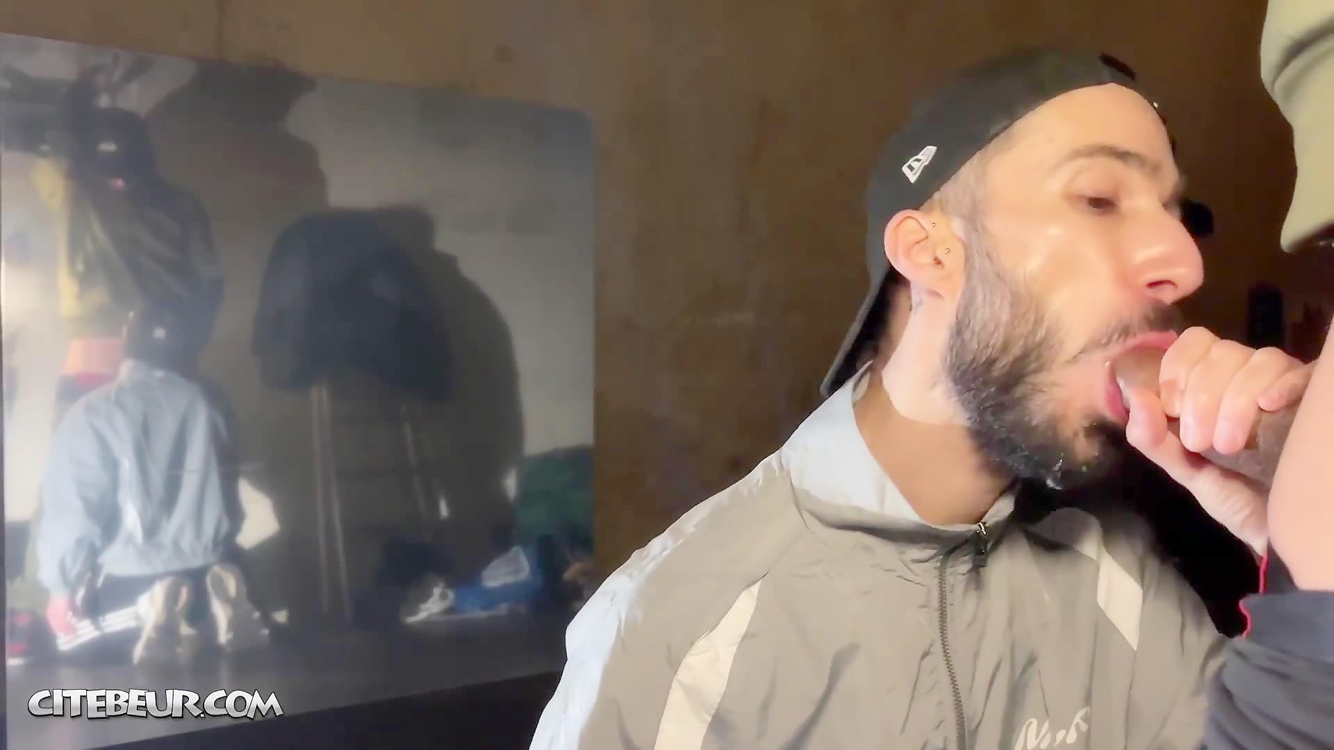 Thumb 16