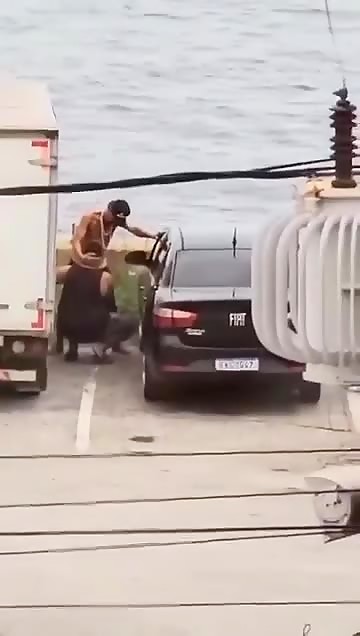 sono con persone anonime e amici di cui non posso dire ma che conosco per terze persone