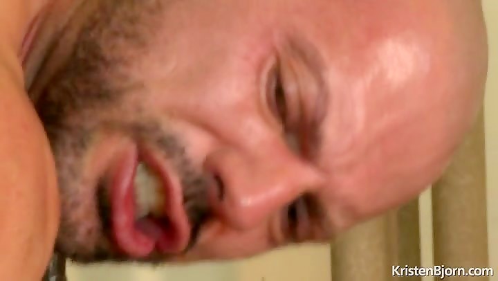 Thumb 16