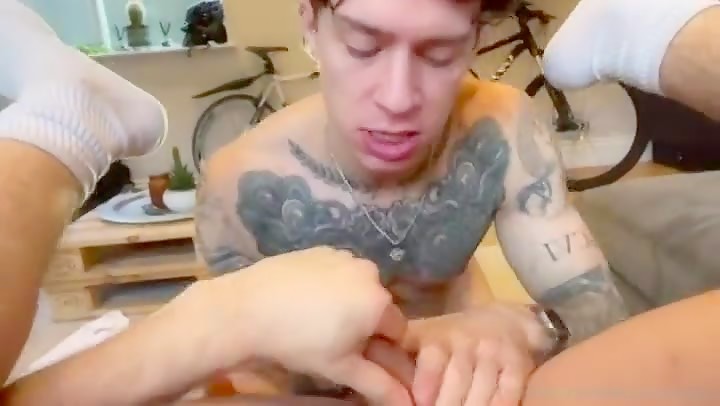 Thumb 16