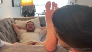 Thumb 4